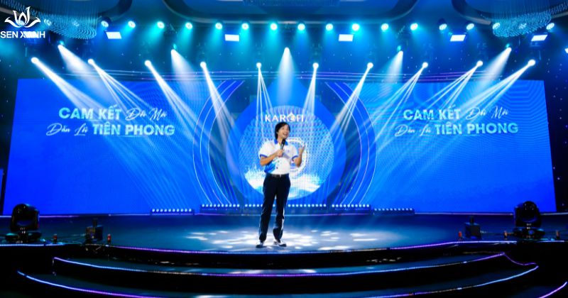 MC phát biểu trong sự kiện