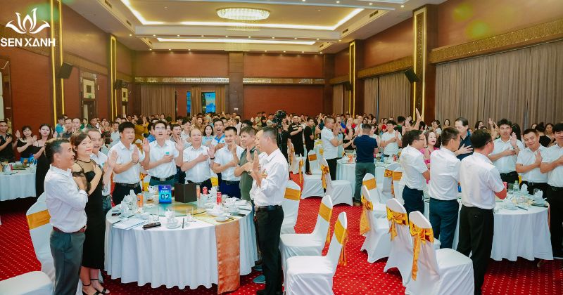 Sự kiện mời nhiều khách tham dự