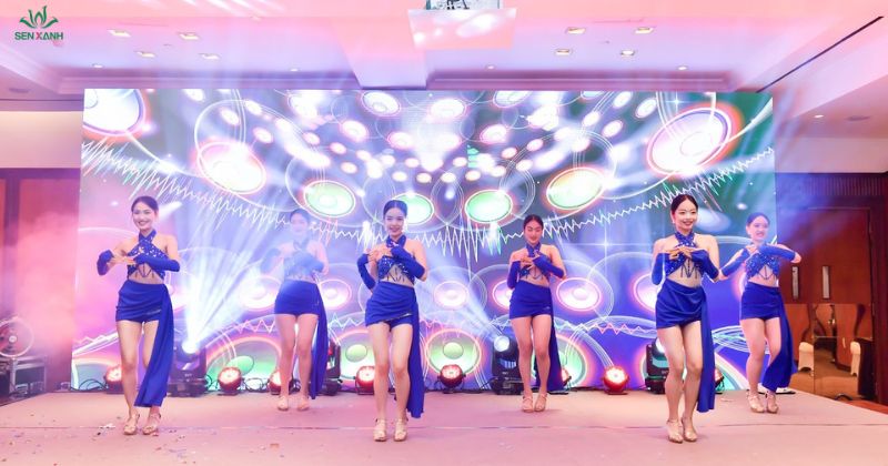 Biểu diễn nhảy hiện đại