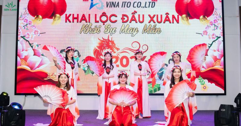 Tiệc cuối năm