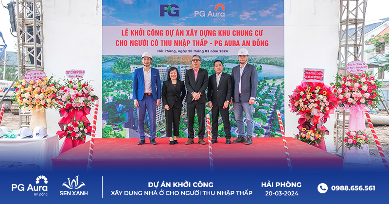 các khách mời chụp ảnh