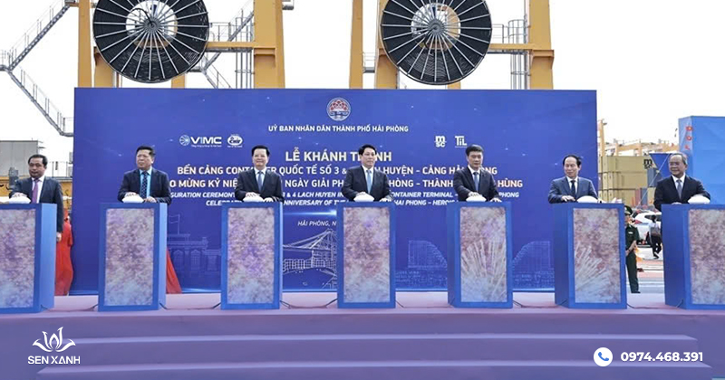 Lễ khánh thành được dàn dựng công phu
