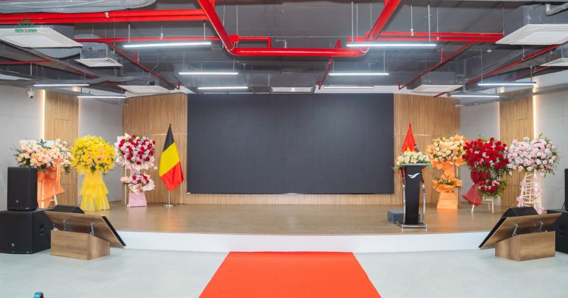 sân khấu tổ chức sự kiện