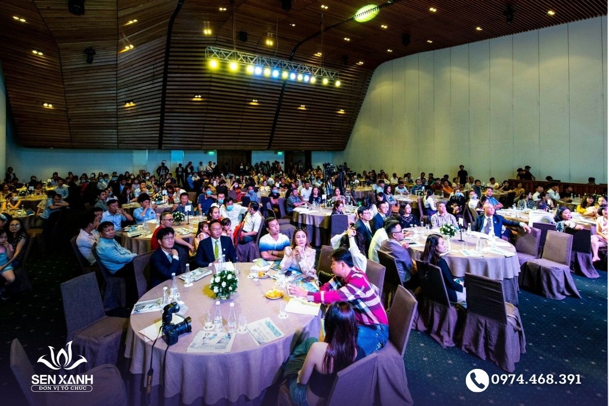 Buổi tri ân với nhiều khách mời