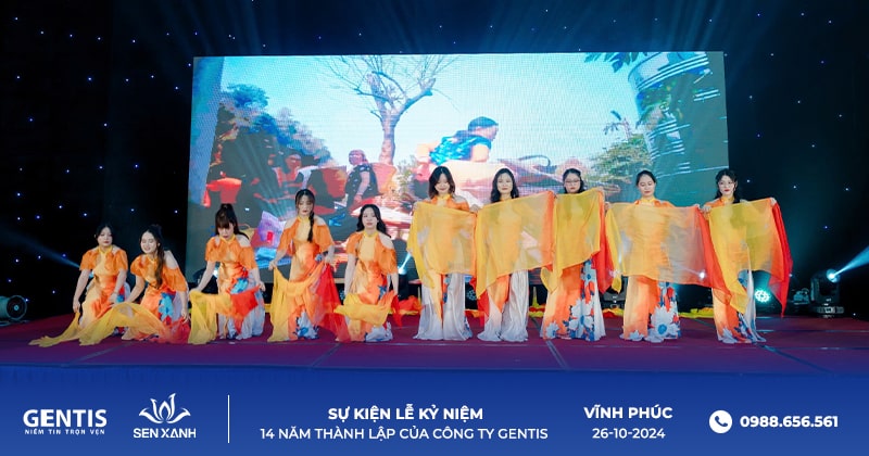 Múa hát trong buổi lễ kỷ niệm của công ty Gentis