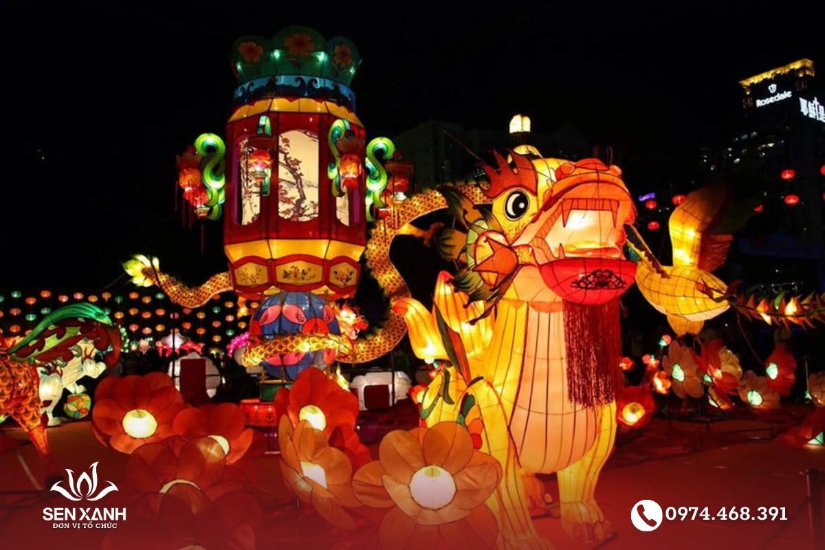 Rước đèn dưới ánh trăng