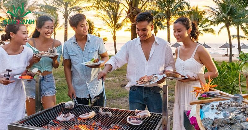 bữa tiệc BBQ ngoài trời là ý tưởng tuyệt vời