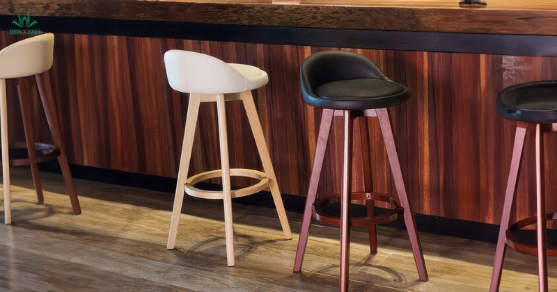 ghế bar có chân gỗ 