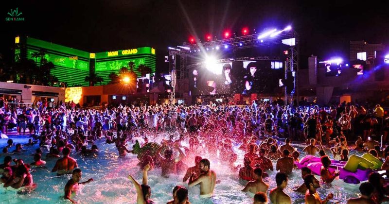Concept Pool Party