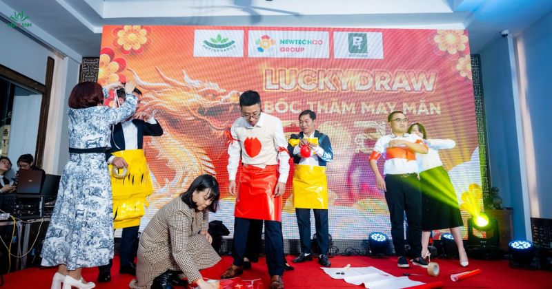 Trò chơi đuổi hình bắt chữ