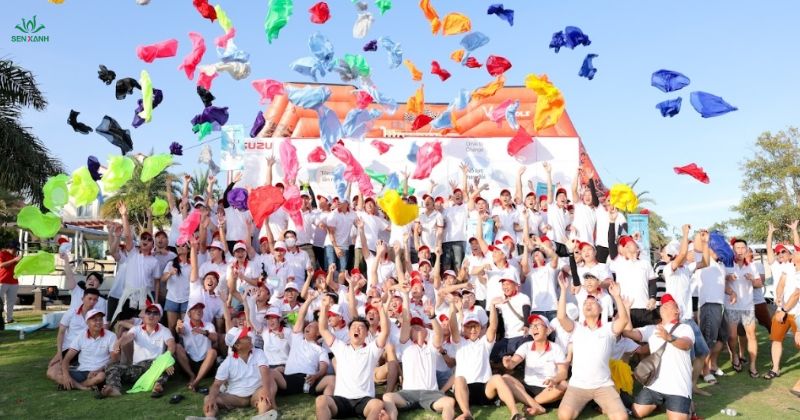 Year End Party kết hợp Team Building