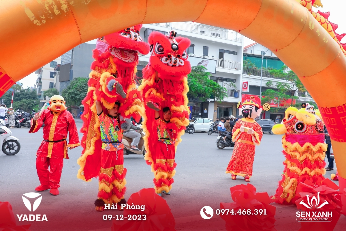 Tiết mục múa lân sư rồng mở màn