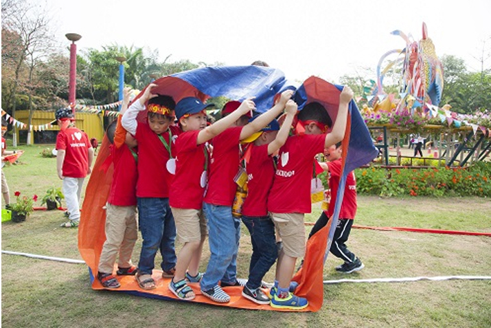 Trò chơi team building cho trẻ em “Bánh xe bạt”
