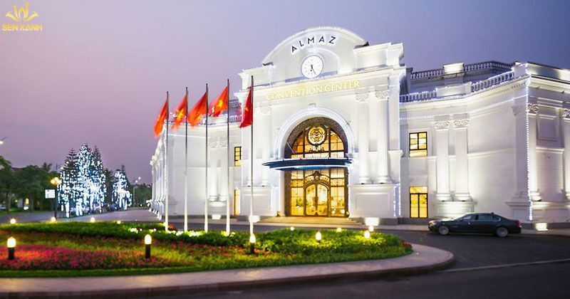 Trung tâm hội nghị Almaz nằm ở Khu đô thị Vinhome Riverside