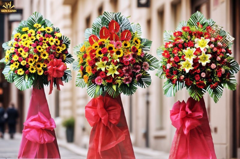 Chúc mừng lễ khai trương bằng lẵng hoặc giỏ hoa tươi đã trở nên phổ biến