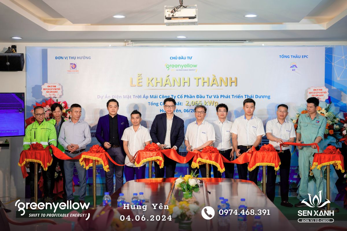 Cắt băng khánh thành dự án