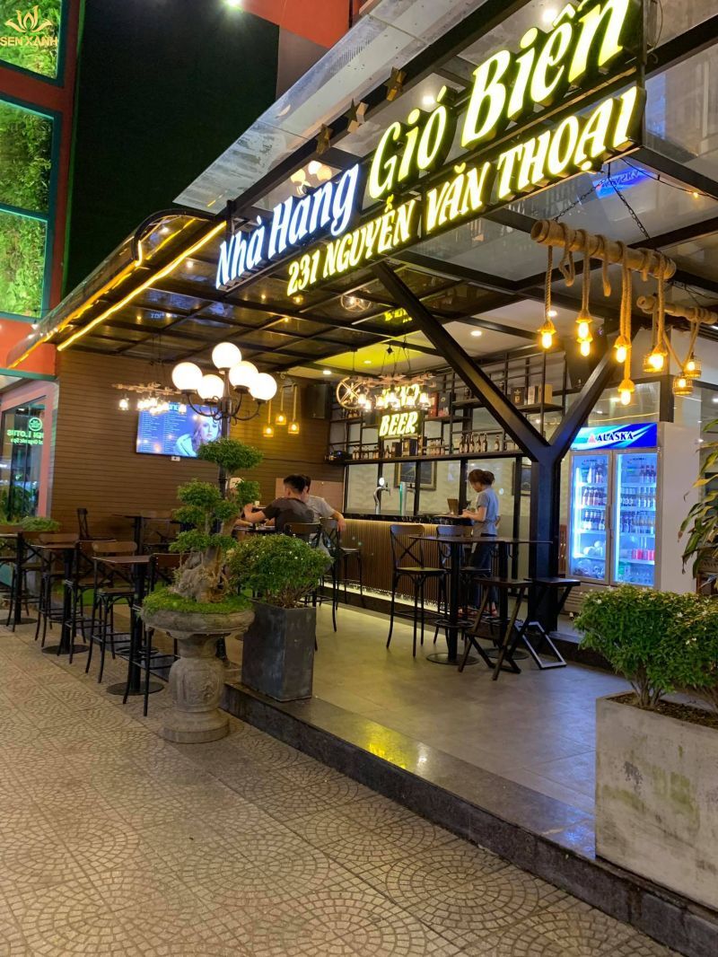 Nhà hàng Gió Biển Đà Nẵng được thiết kế với không gian 2 tầng rộng rãi