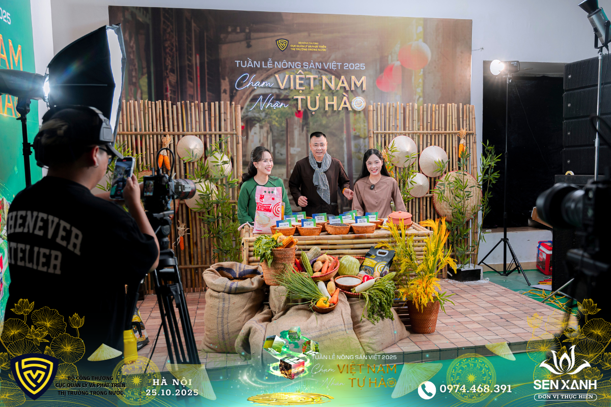 Chương trình livestream nông sản Việt với nghệ sĩ Tự Long Chương trình livestream nông sản Việt với nghệ sĩ Tự Long