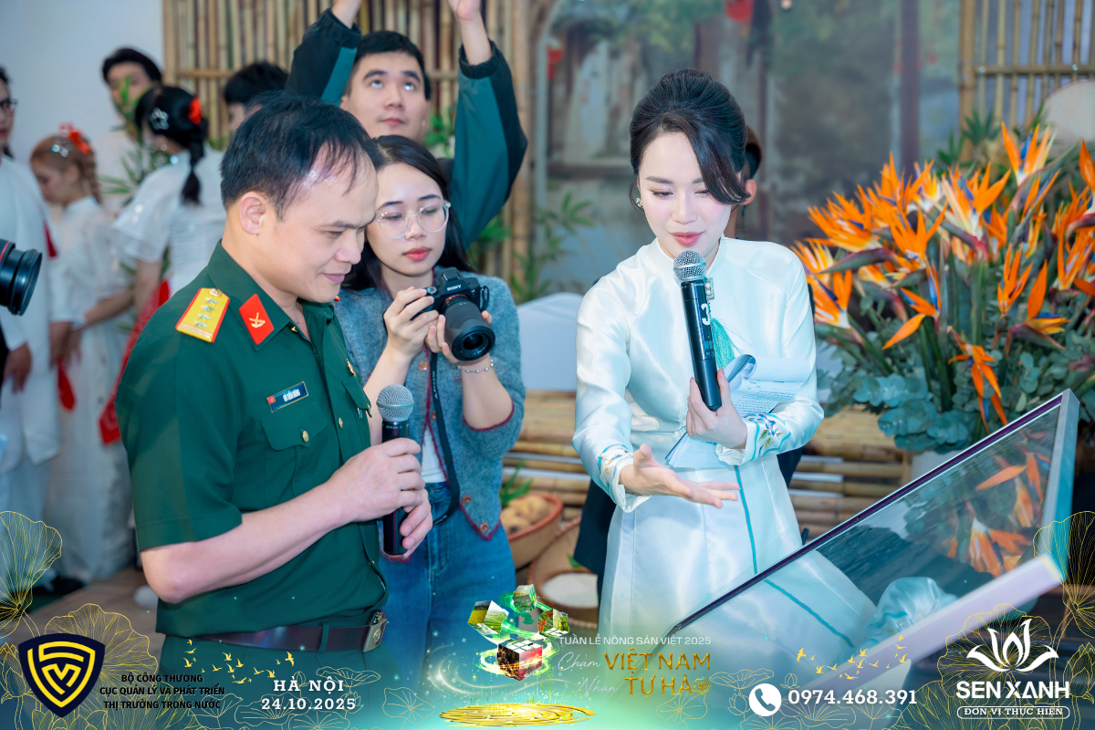 MC Mai Phương giới thiệu khách mời trải nghiệm bản đồ nông sản số MC Mai Phương giới thiệu khách mời trải nghiệm bản đồ nông sản số