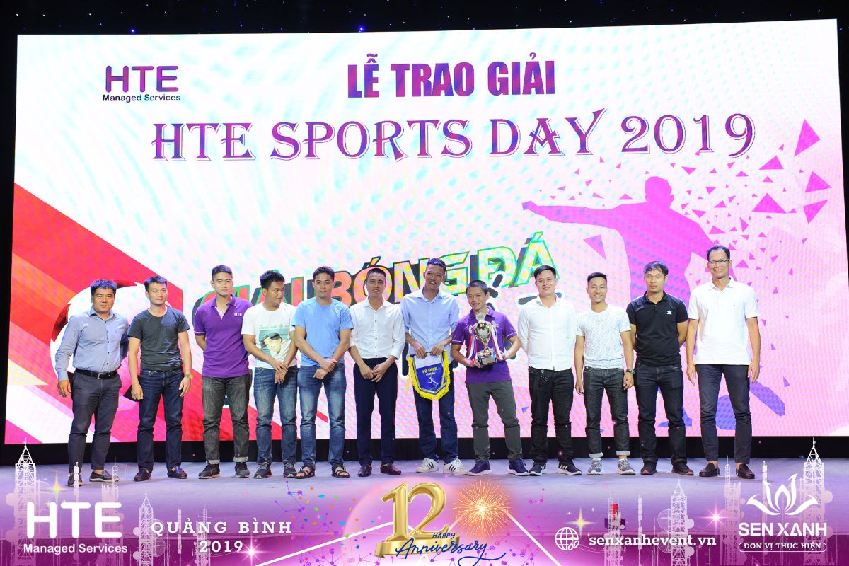 Trao giải bóng đá Sport Day 2019 Trao giải bóng đá Sport Day 2019