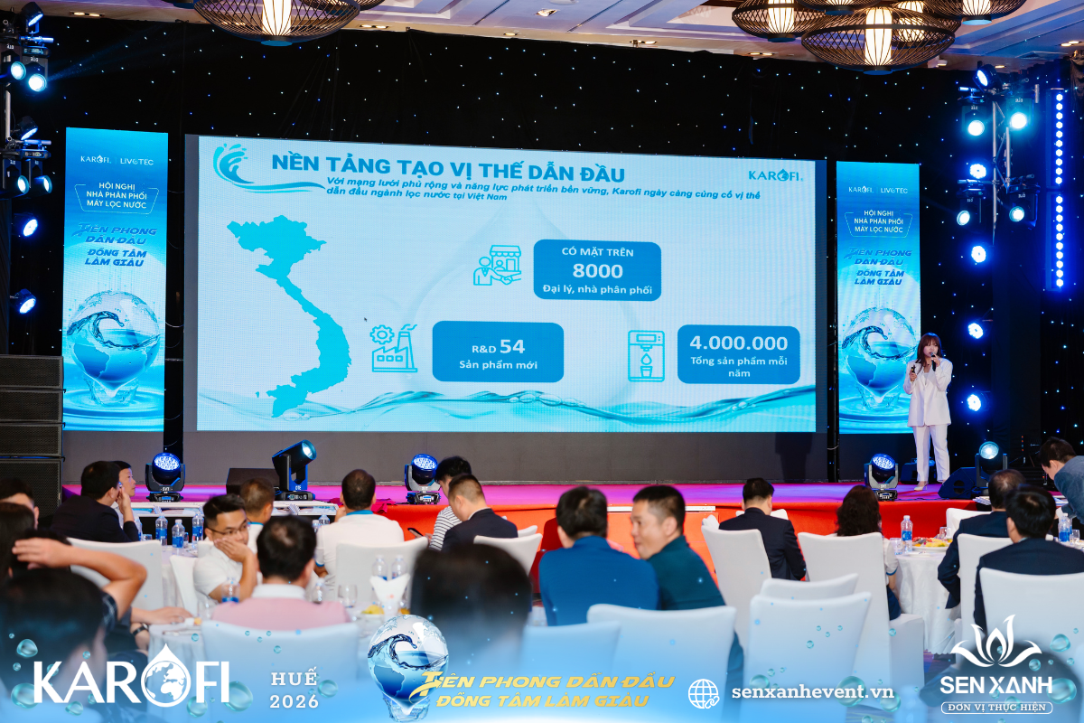 Ban lãnh đạo Karofi phát biểu tại hội nghị khách hàng Ban lãnh đạo Karofi phát biểu tại hội nghị khách hàng