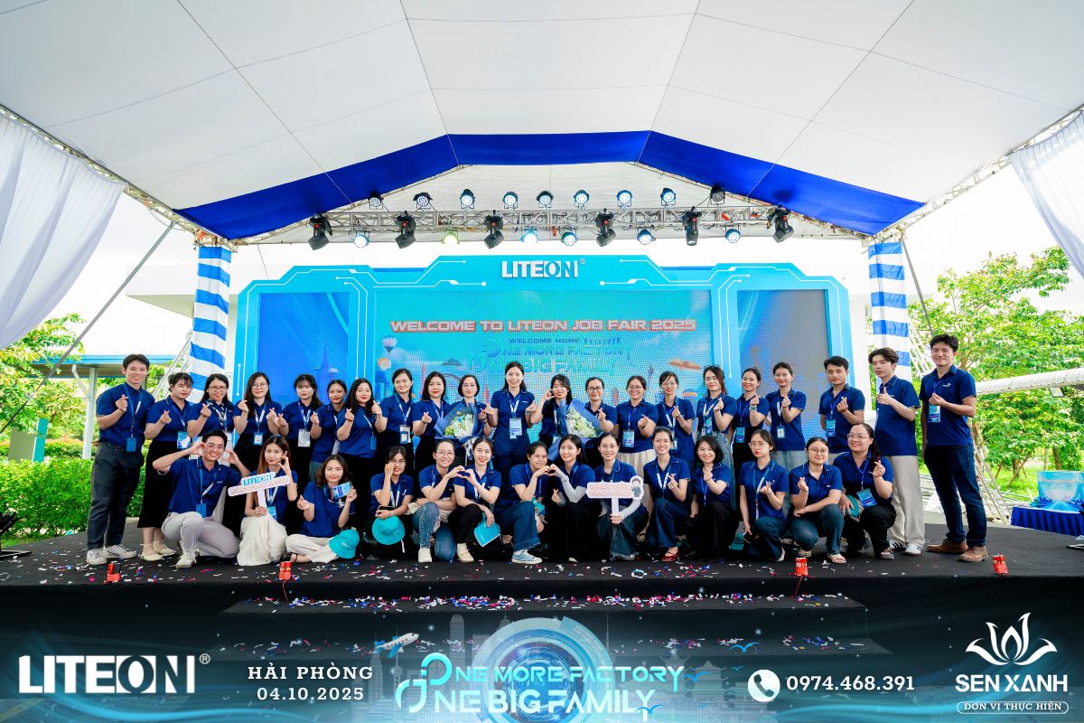 Nhân sự LITEON cùng nhau check in