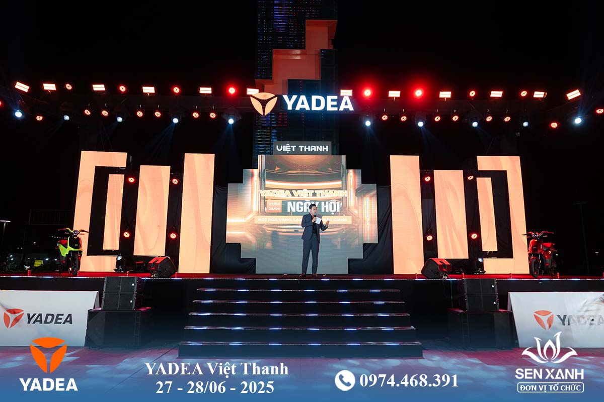 MC phát biểu trong ngày hội công ty Yadea