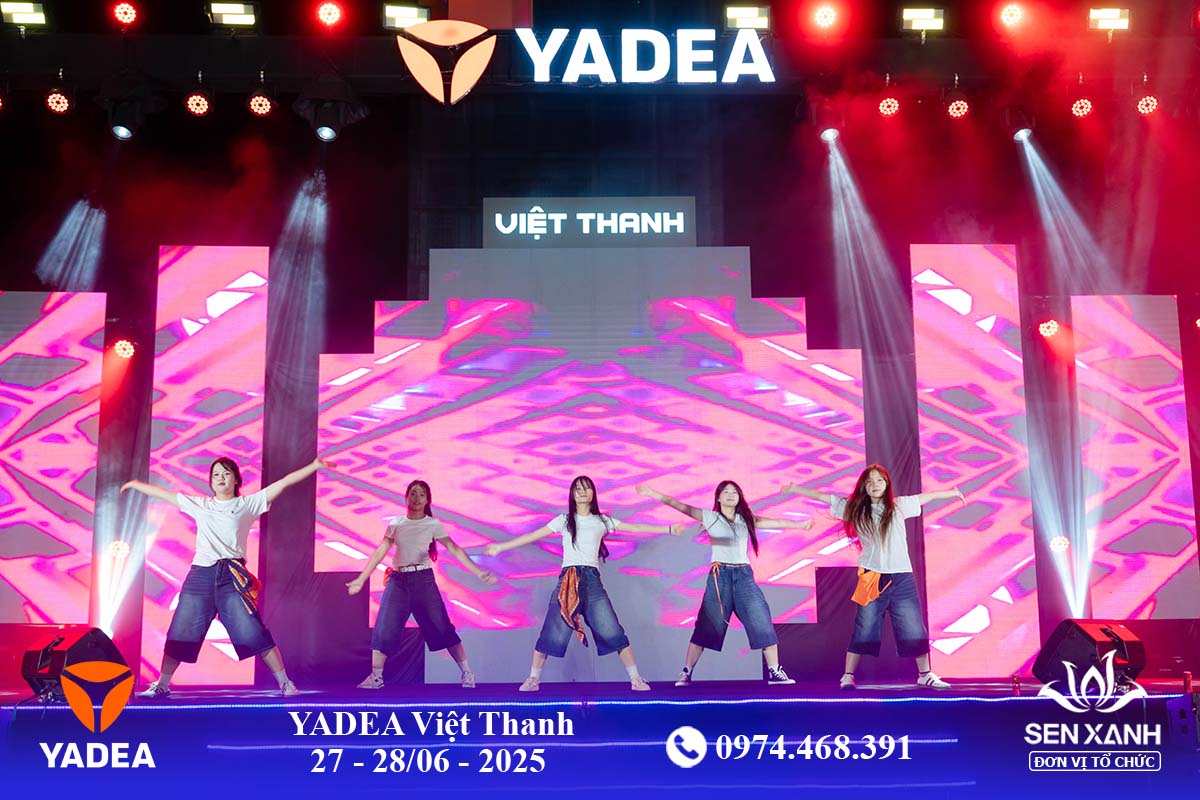 Biểu diễn văn nghệ vui nhộn trong ngày hội công ty Yadea 