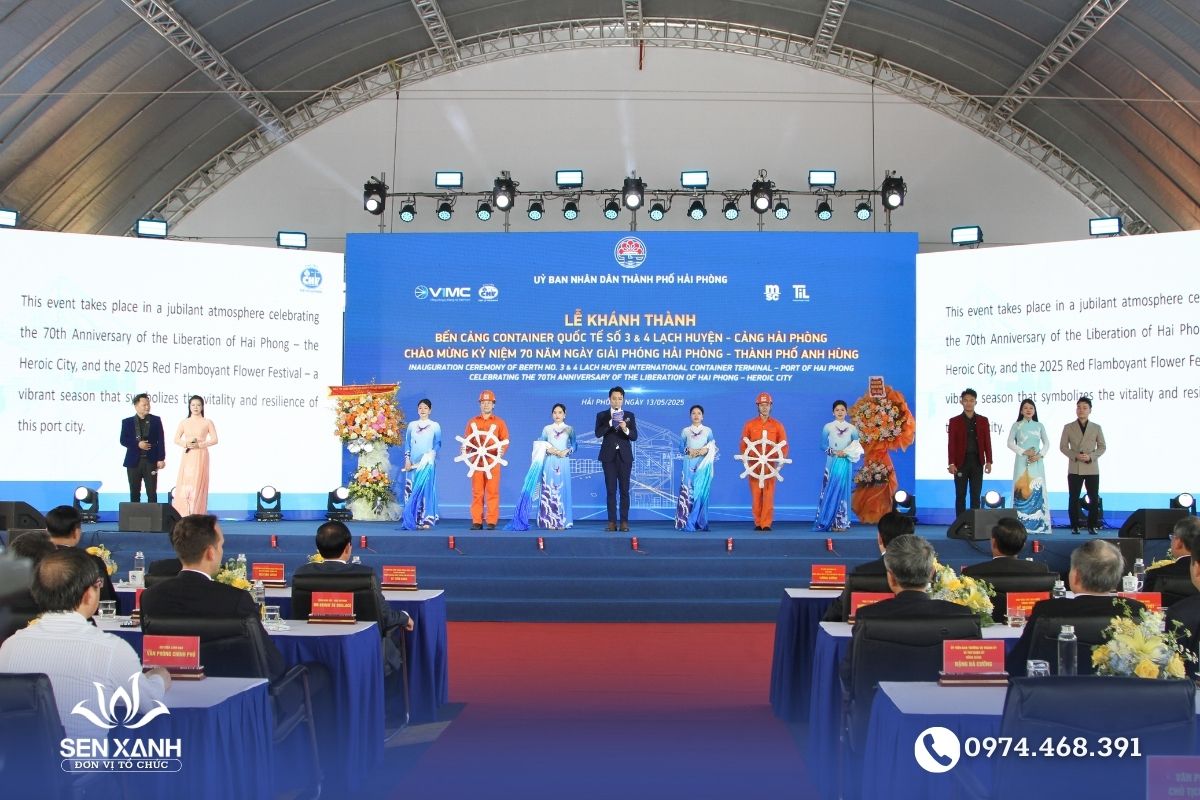 Giới thiệu về buổi lễ và các đại biểu tham dự