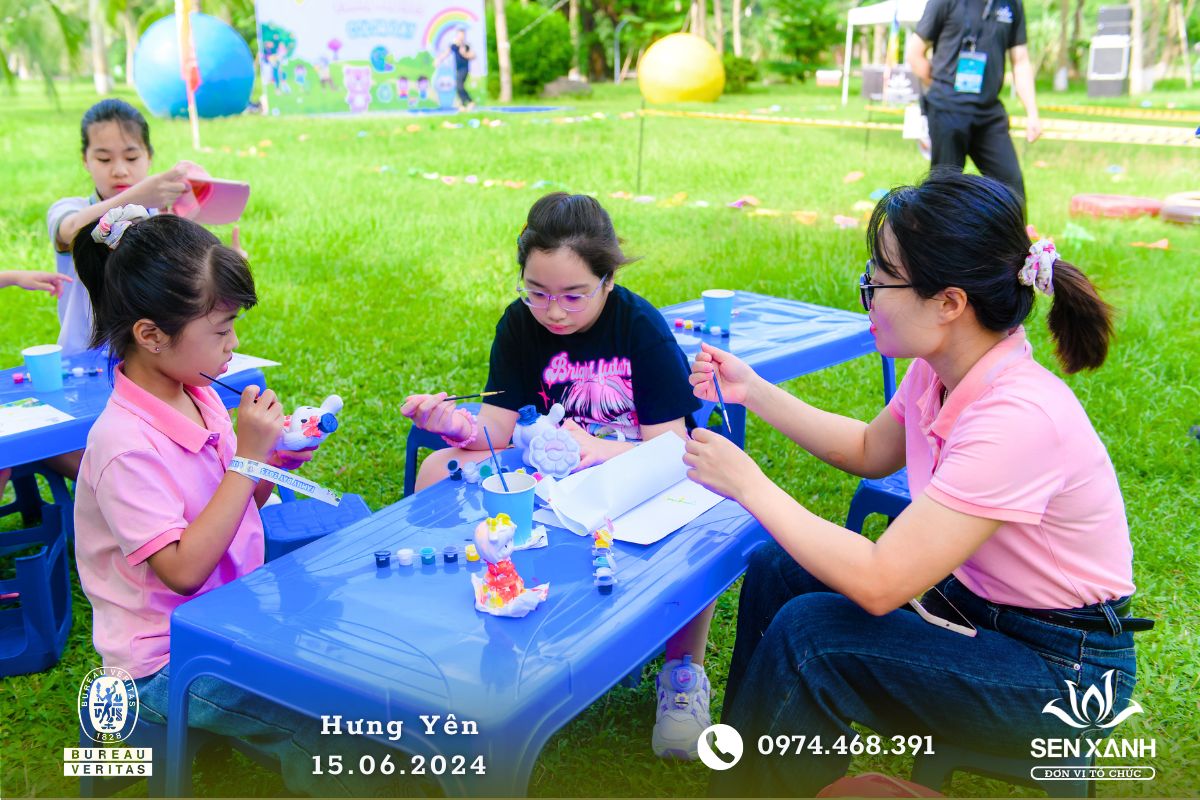 Trẻ em tô tượng