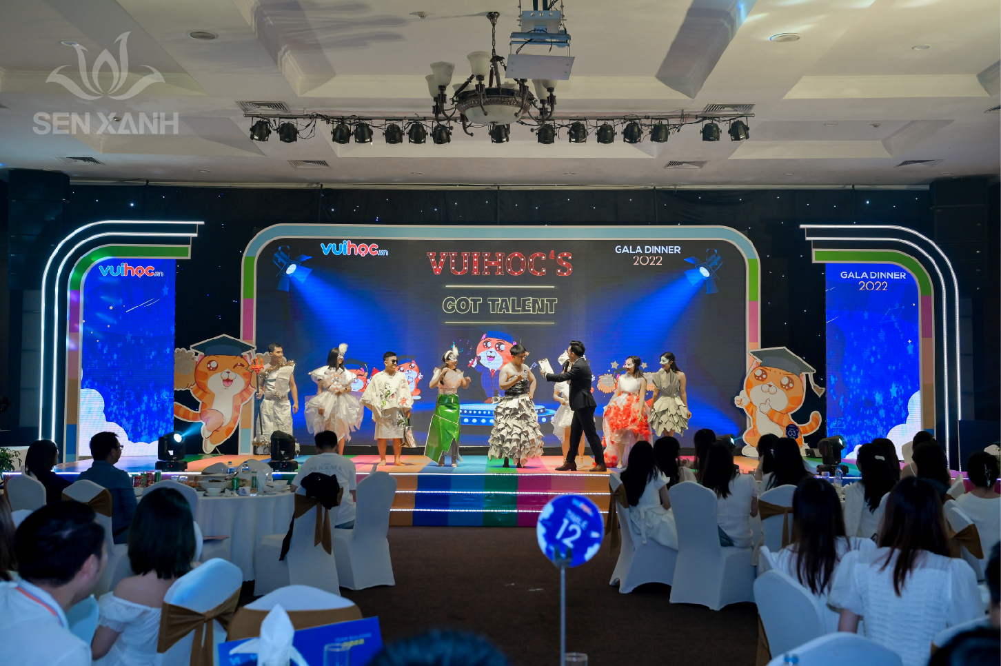 Cách tổ chức một bữa tiệc cuối năm thành công 4 Lựa chọn 1 đơn vị cung ứng thiết bị sự kiện luôn là vấn đề quan trọng