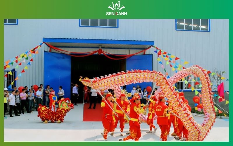 Công ty tổ chức lễ khánh thành tại Hà Nam - Sen Xanh Event 4 Tiết mục múa lân sư rồng kết hợp trống hội mang đến sự sôi động, cầu may mắn