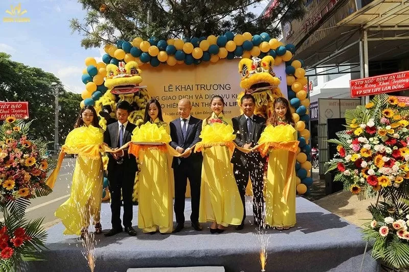 Mẫu kịch bản tổ chức lễ khai trương chi tiết, ấn tượng nhất
