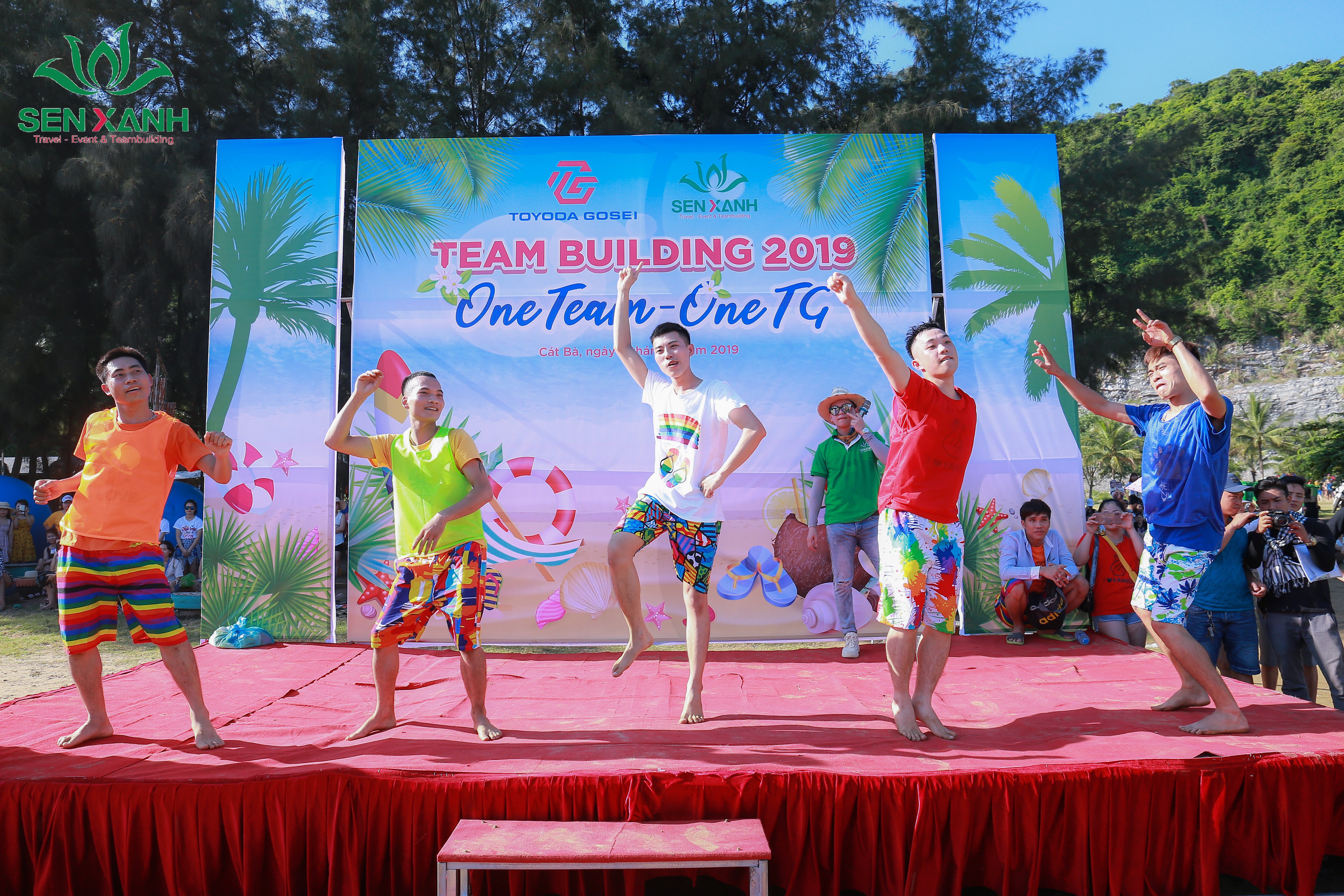 khởi động chương tr&igrave;nh