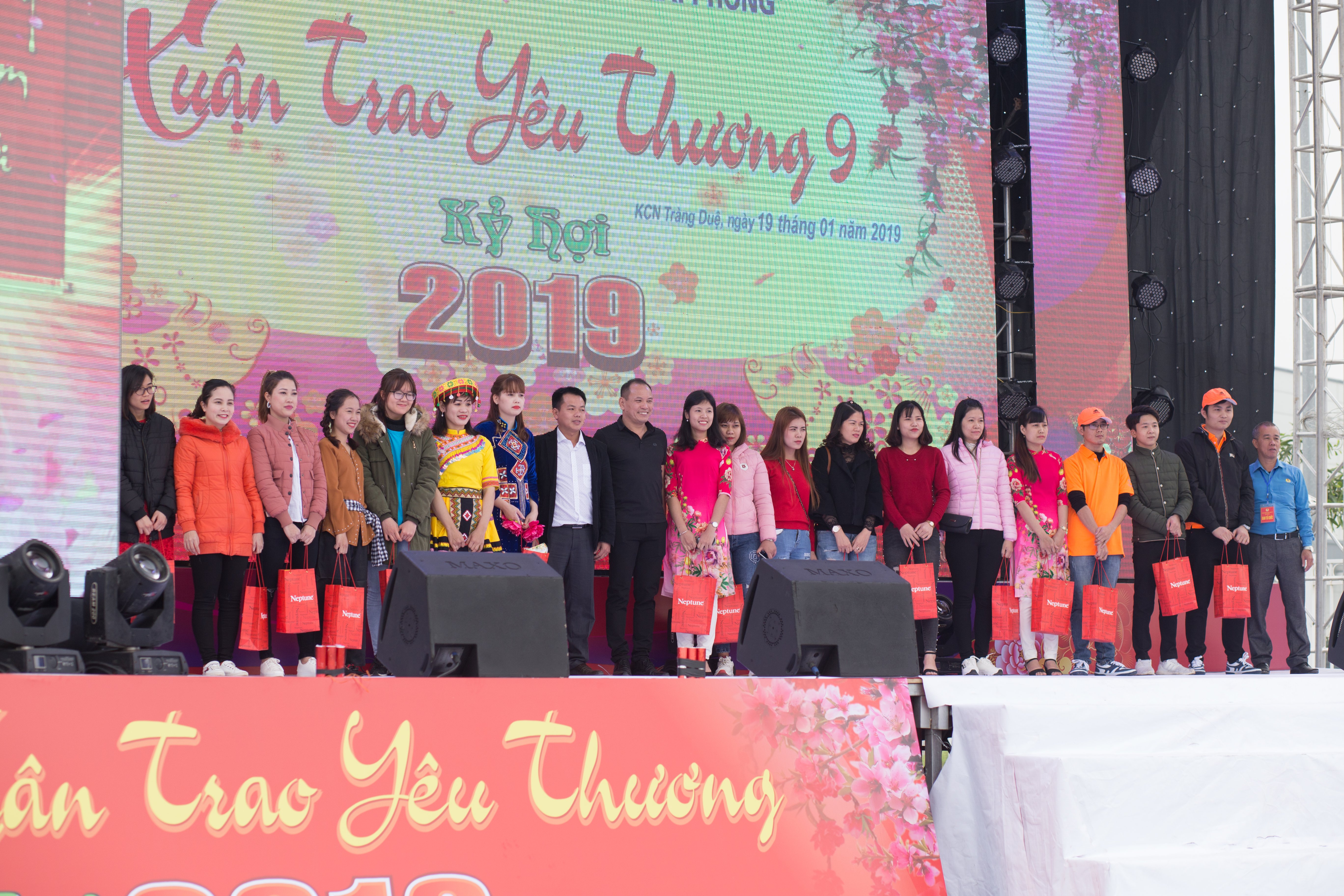 TẾT SUM VẦY - CĐKKT HẢI PH&Ograve;NG