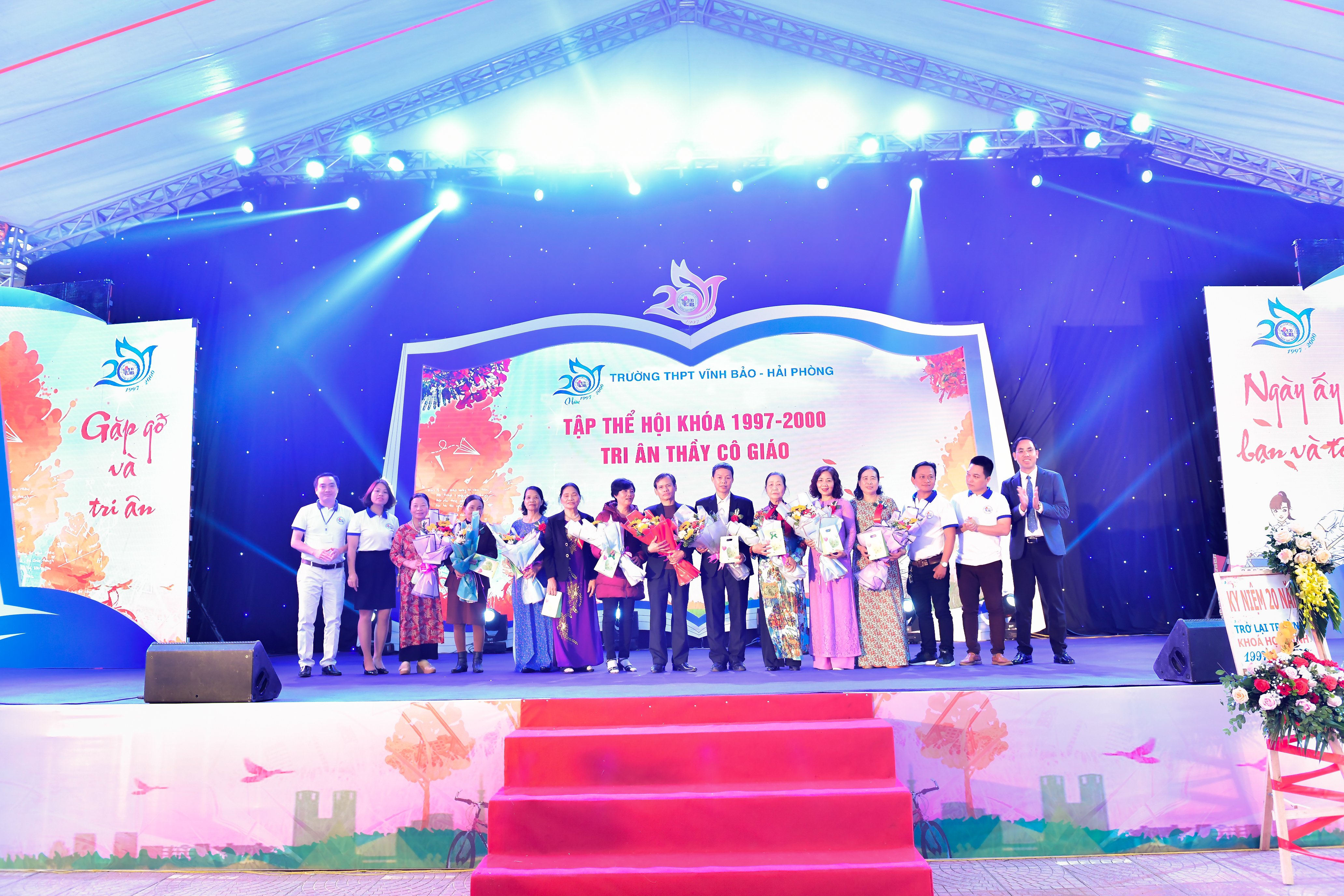 s&acirc;n khấu kỷ niệm
