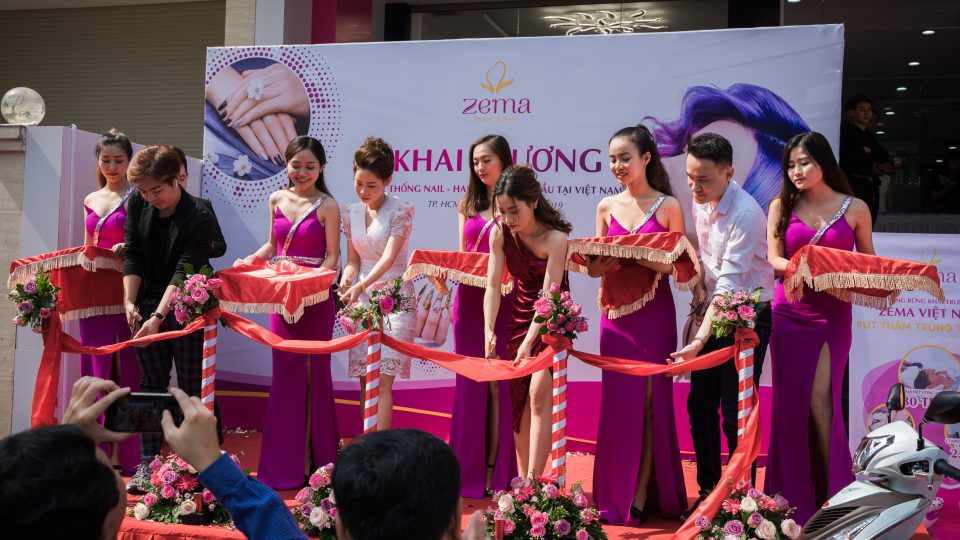 Nghi Lễ Cắt Băng Khánh Thành