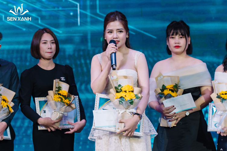 Đại diện cá nhân xuất sắc được vinh danh bày tỏ lòng biết ơn với quý công ty