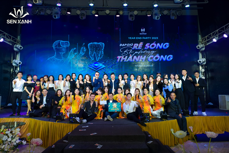 Nha Khoa Việt Pháp - Siêu đại tiệc tất niên 2023