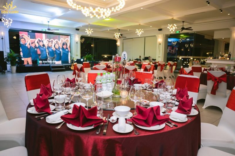 Mẫu kế hoạch tổ chức tiệc tất niên cuối năm YEP 2025 13 Tiệc tất niên với chủ đề trải nghiệm cùng công ty