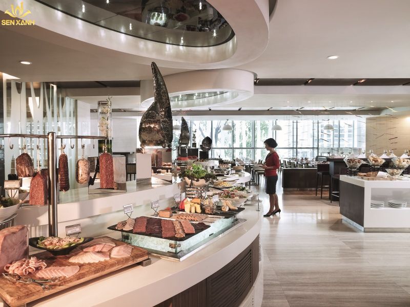 Nhà hàng The Square nằm trong Novotel Saigon Center tuyệt đẹp
