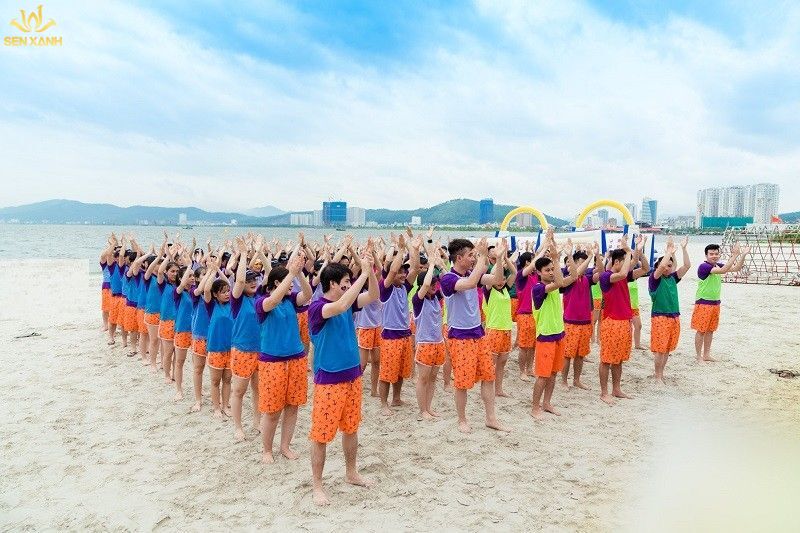 Mẫu kế hoạch tổ chức tiệc tất niên cuối năm YEP 2025 15 Hoạt động teambuilding giúp gắn kết mọi người lại với nhau