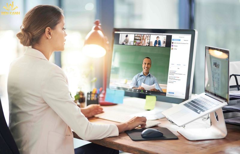 Quy trình Tổ chức sự kiện trực tuyến (Online Event) chi tiết 16 Hội thảo tổ chức qua website để diễn giả và mọi người có thể cùng bàn luận