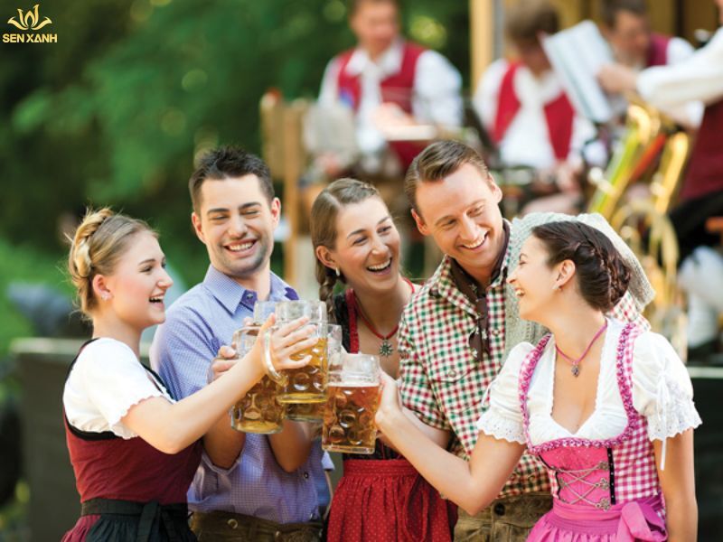 Tổ chức tất niên náo nhiệt cùng tiệc Oktoberfest