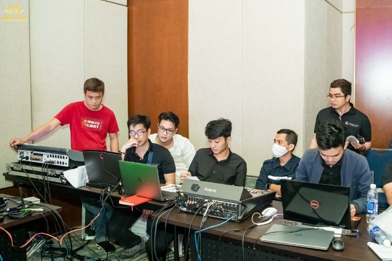 Các kỹ năng tổ chức sự kiện mà nhân viên cần phải có 3 Nhân viên sự kiện cần có kỹ năng tổ chức và làm việc nhóm