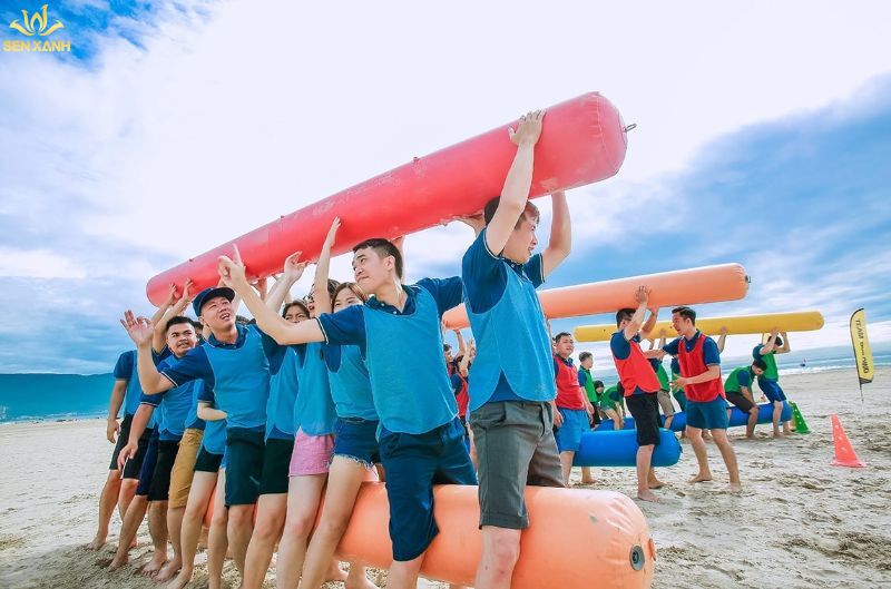Tổ chức tiệc cuối năm kết hợp với Team Building