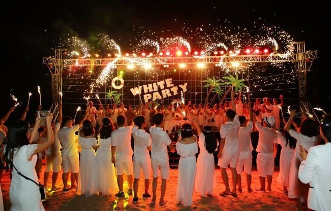 gala dinner kết hợp tiệc cuối năm 