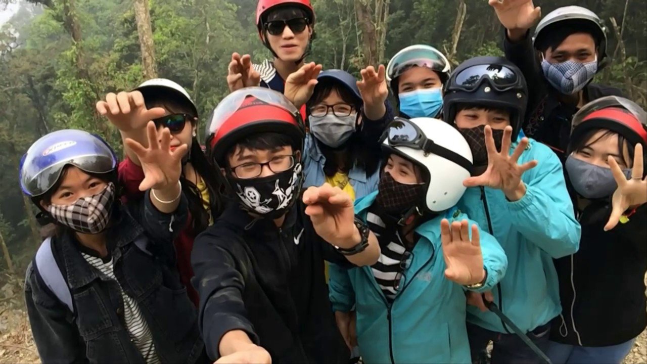 mọi người vui vẻ