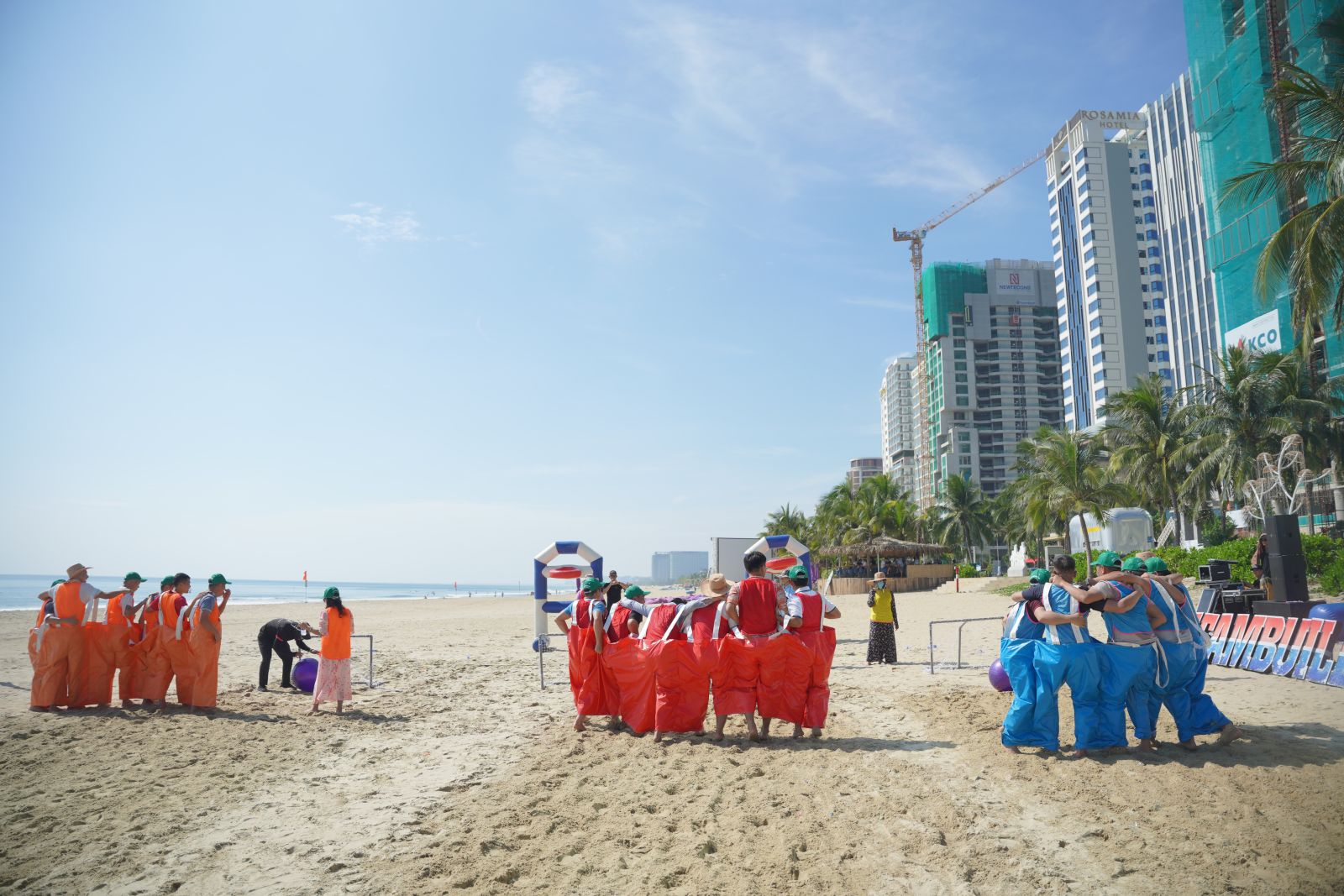 Team building b&atilde;i biển gi&uacute;p tăng cường sức khỏe v&agrave; thể lực&nbsp;