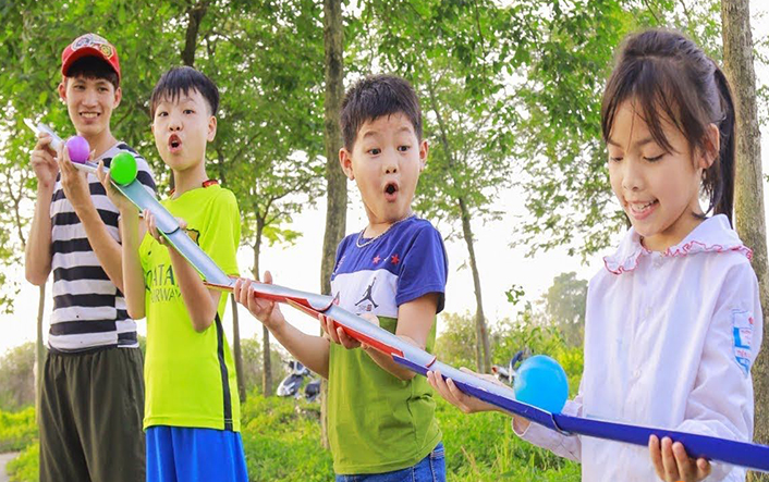 Trò chơi team building trẻ em “ Xây đường cho bóng”